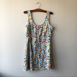 Floral dress with cute cut-outs on the waist